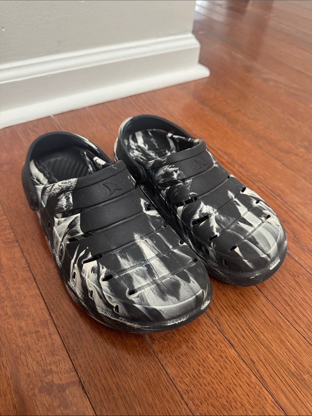 Kids Black & White Marble Slip-On Clogs